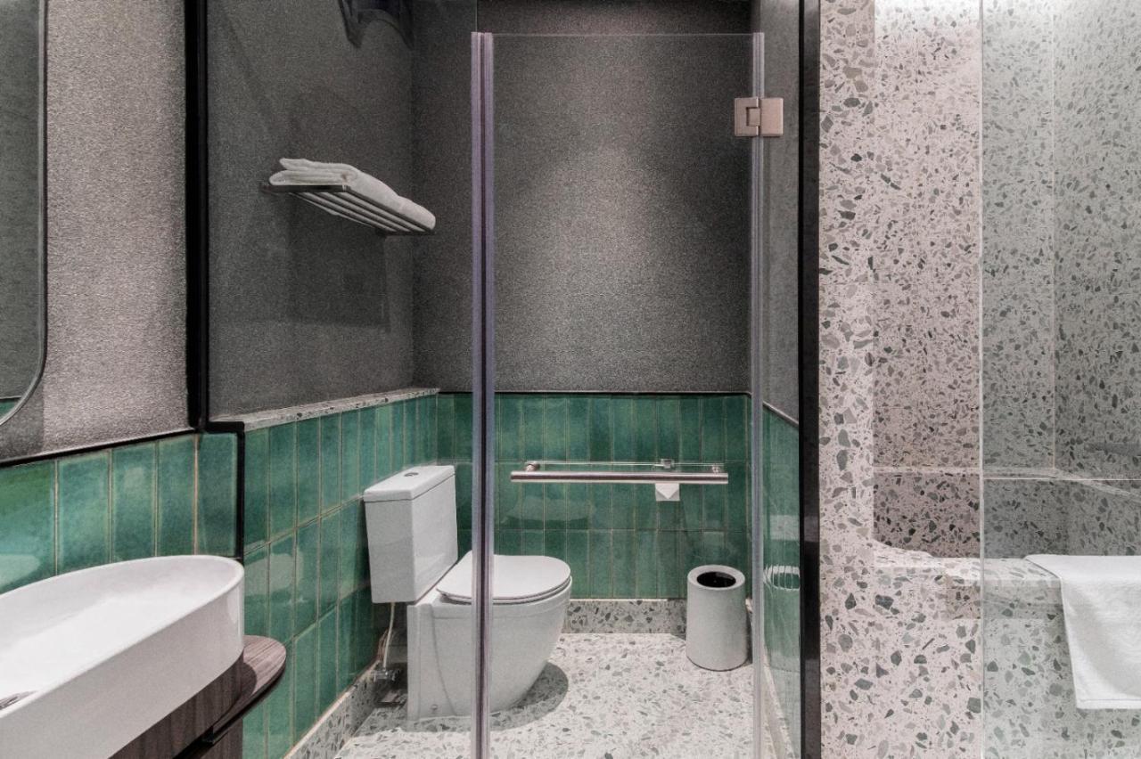 Hillwood House 4*